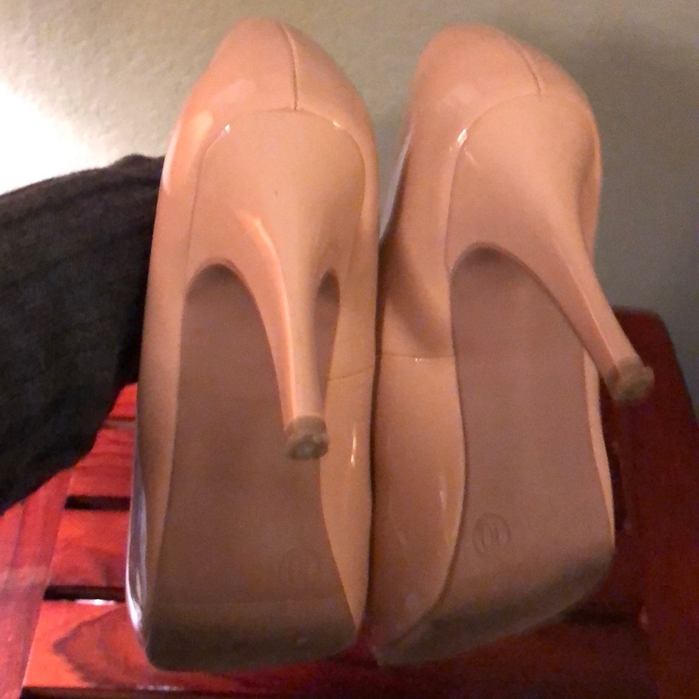 Pumps - Picture 4 of 4
